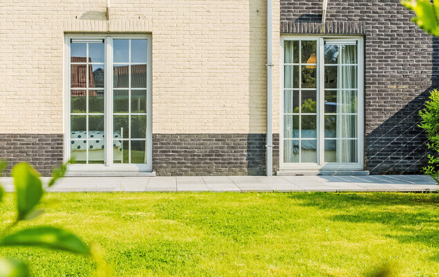 Sea Garden ground floor with garden - Photo 3